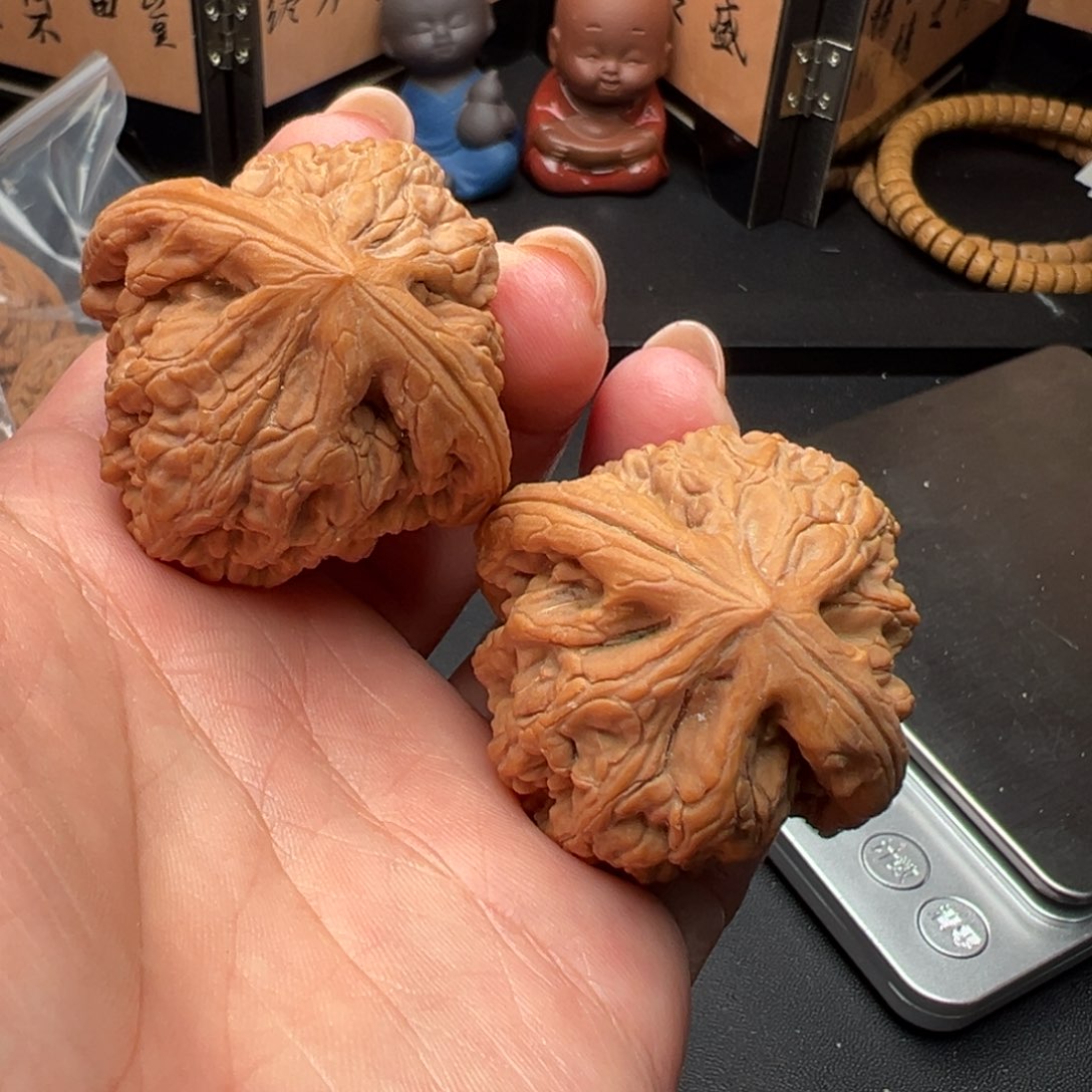 文玩核桃把件亮虎头王42