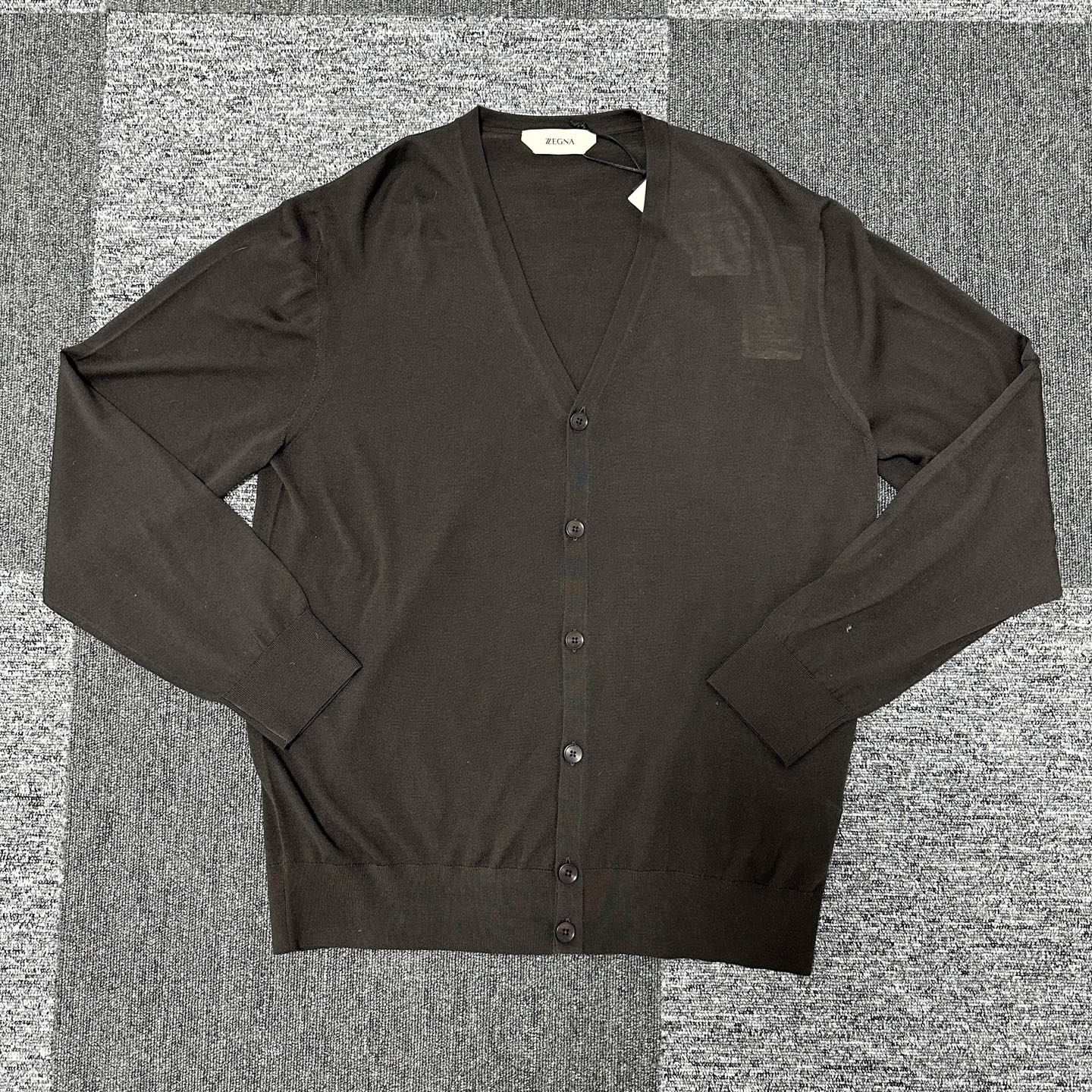 未使用 ZEGNA Zegna杰尼亚男士咖色V领针织开衫时尚百搭   153109