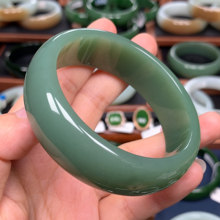 和田玉（碧玉）手镯未镶嵌58