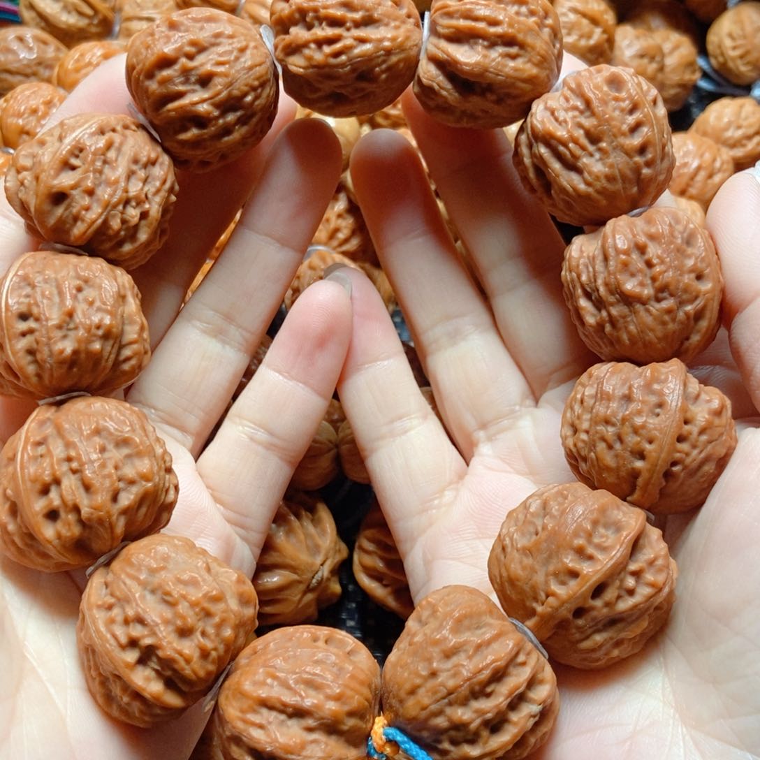 文玩核桃手串方墩