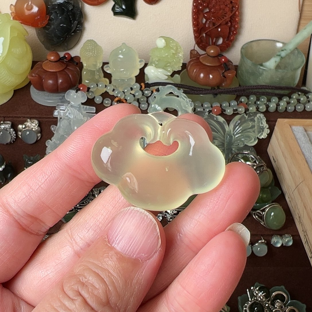 蛇纹石玉吊坠(赠链)未镶嵌