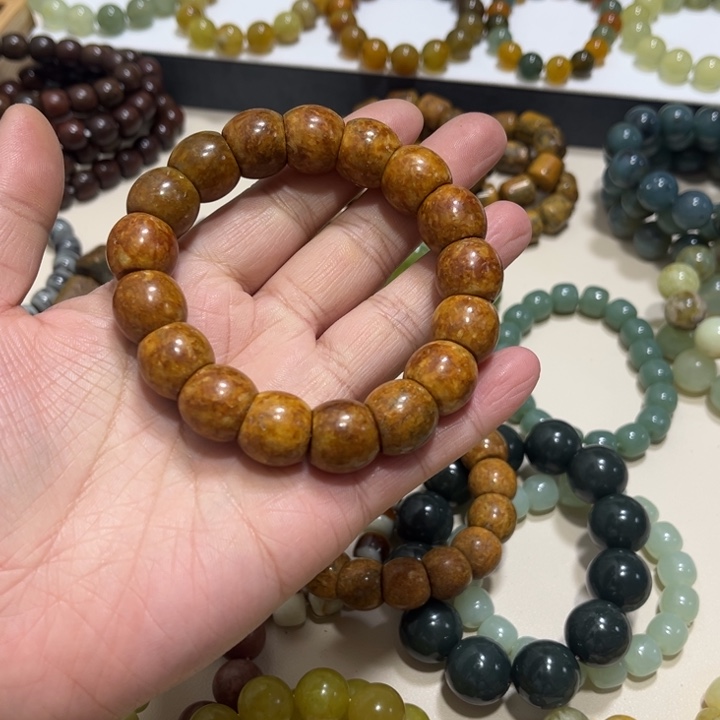 宏***禄蛇纹石玉未镶嵌手链