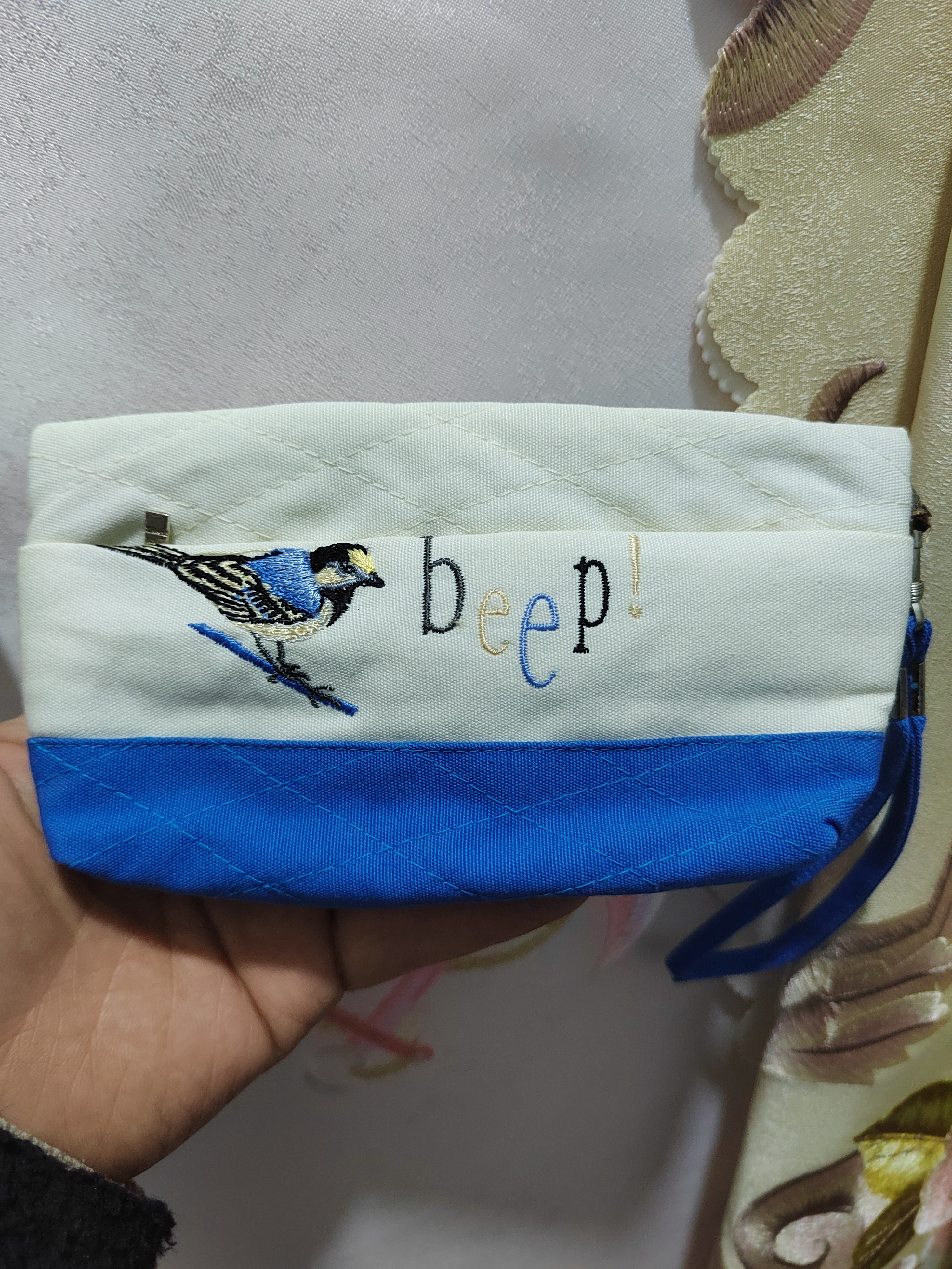 喜鹊彩色刺绣小号收纳包