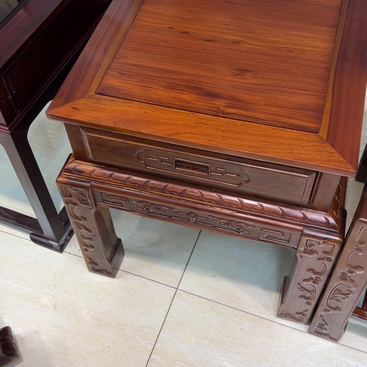 用***8端景台红酸枝木类非洲酸枝木