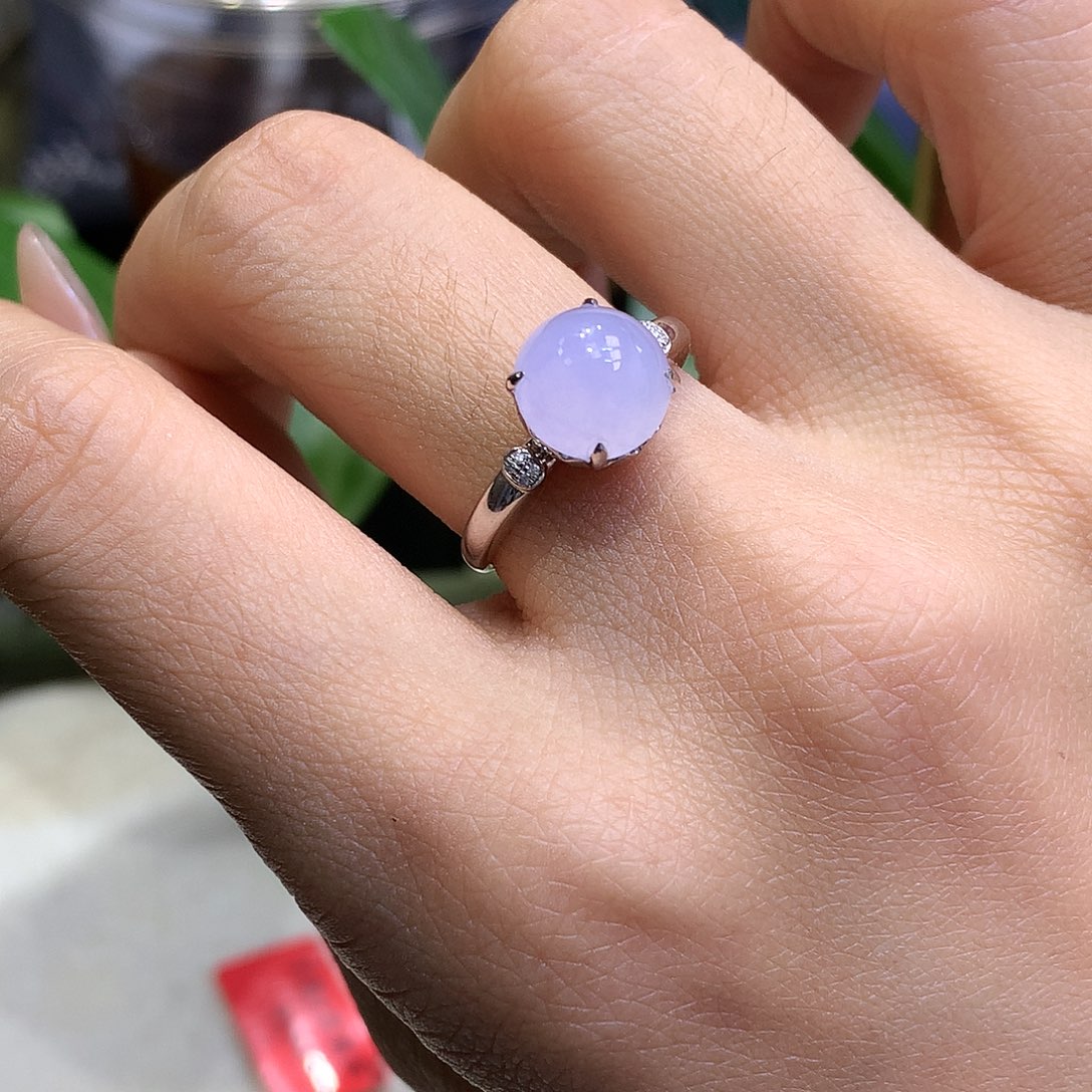 18K金镶嵌挂件翡翠b****m