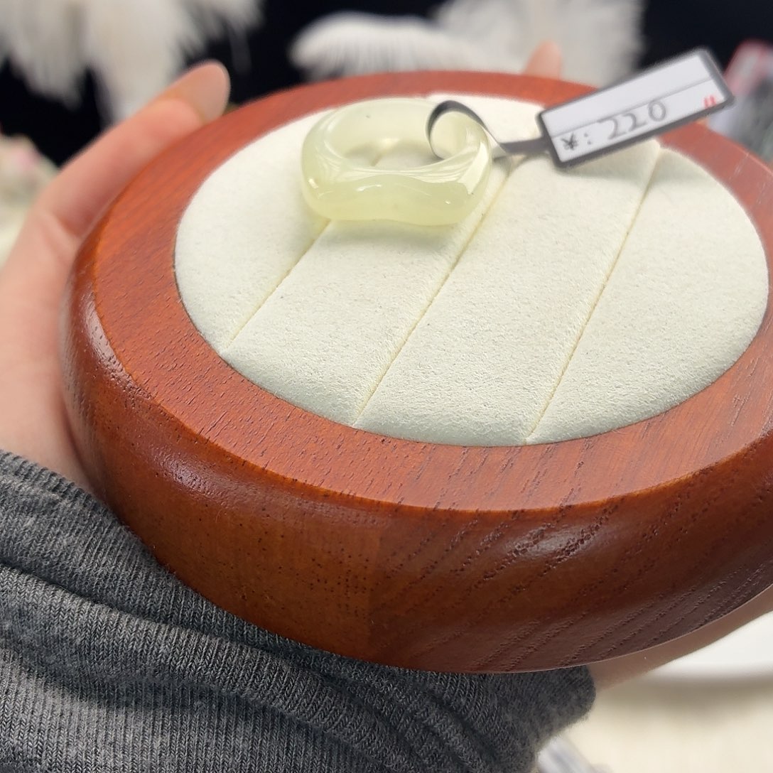 和田玉（糖玉）未镶嵌戒指r36奶黄猫耳17.2