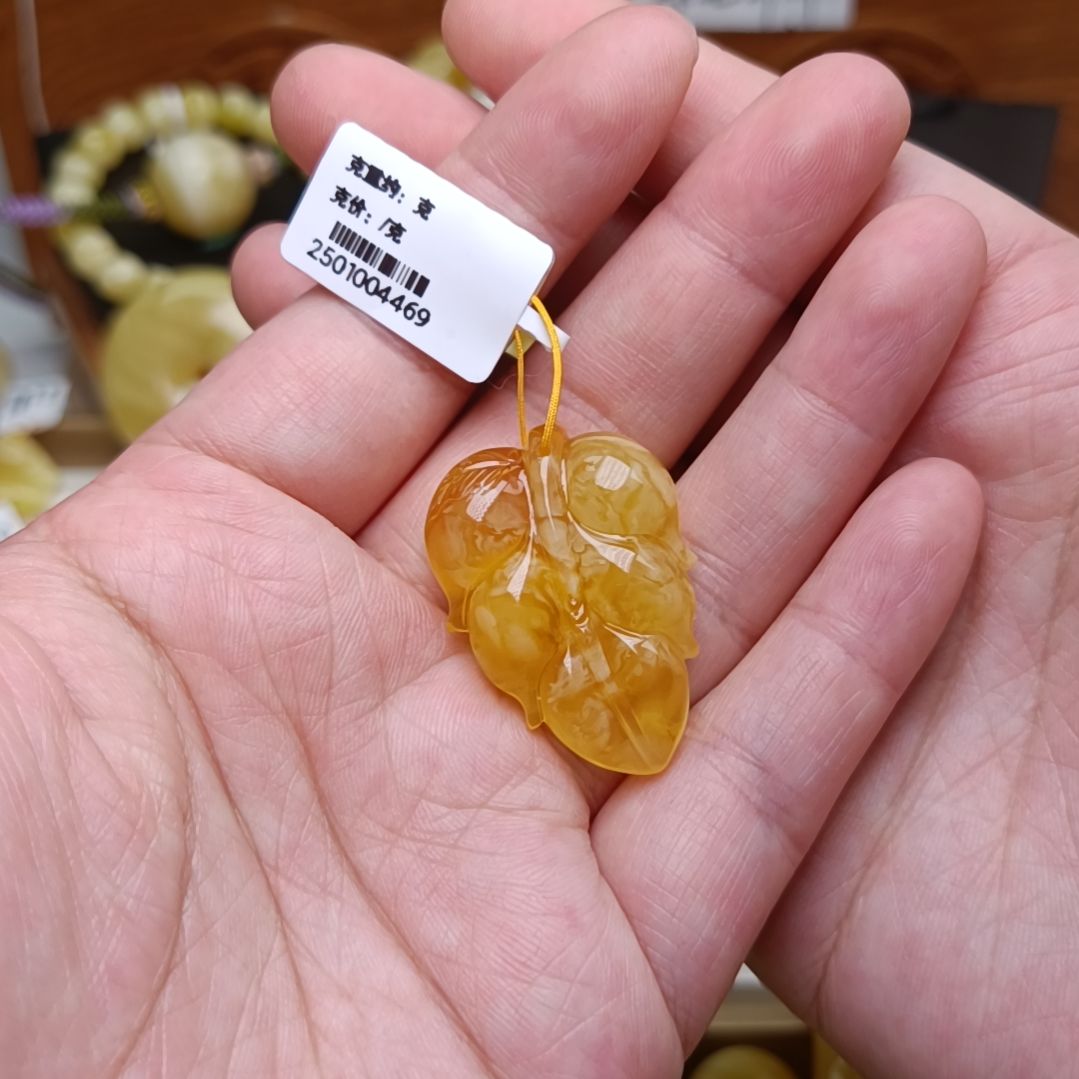 蜜蜡裸石未镶嵌大业有成