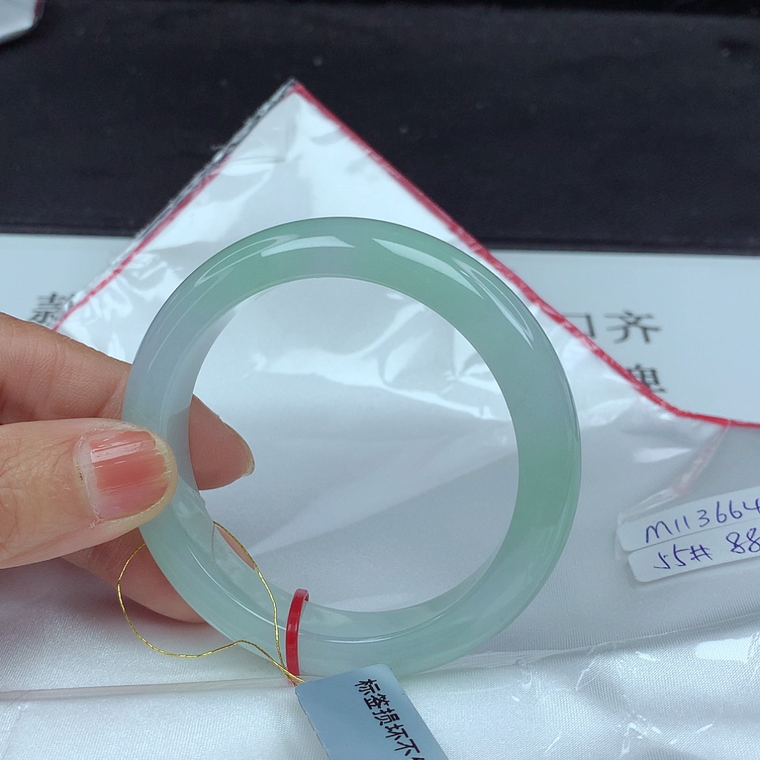 翡翠手镯未镶嵌55圈3664