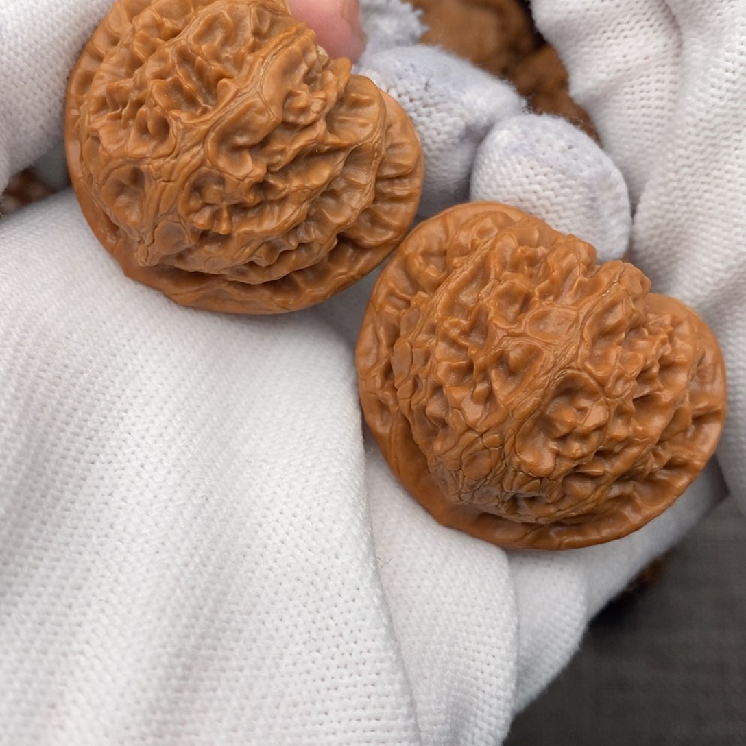 文玩核桃把件41桃心宫灯