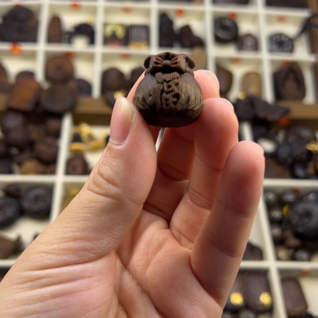 木质类钱袋子随行脖挂配饰