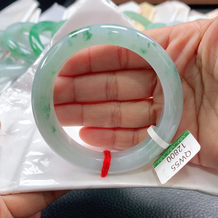 翡翠手镯未镶嵌545454545555