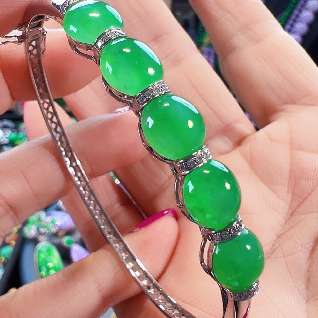 翡翠18K金镶嵌手镯签收后24小时鉴赏期