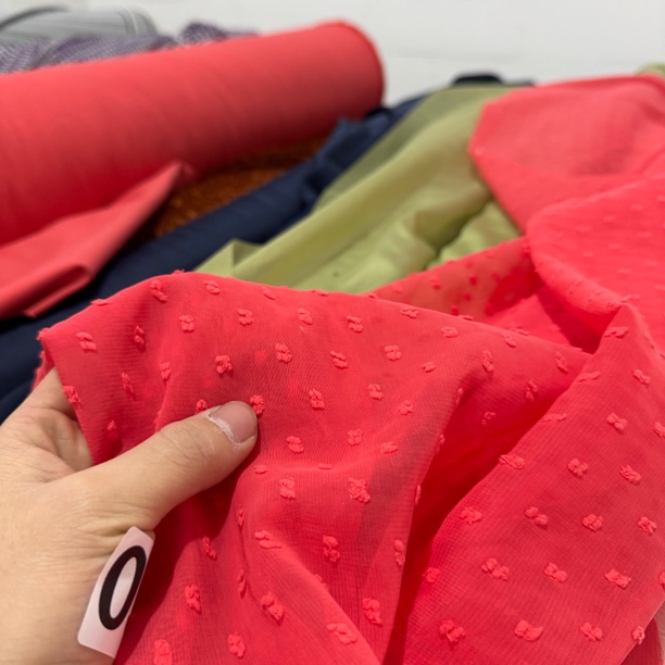 99  剪花雪纺裙子面料5米价