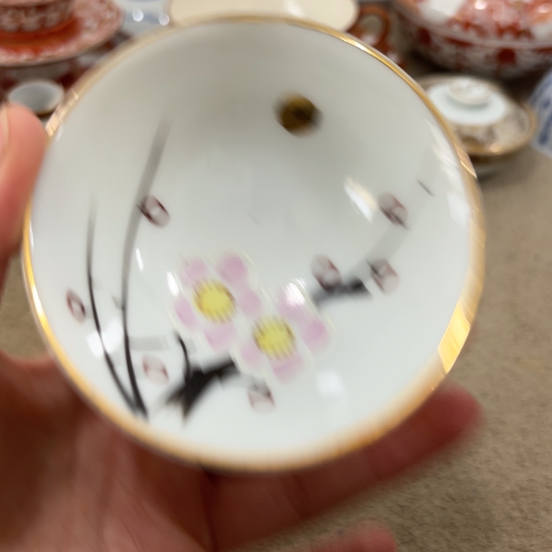 瓷片非常好看漂亮的物品 