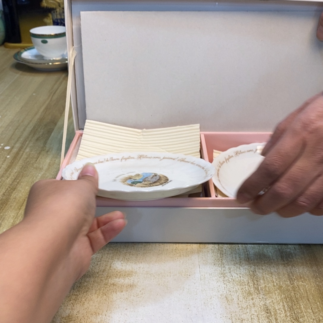 M***1瓷片易雅集工艺品有限公司