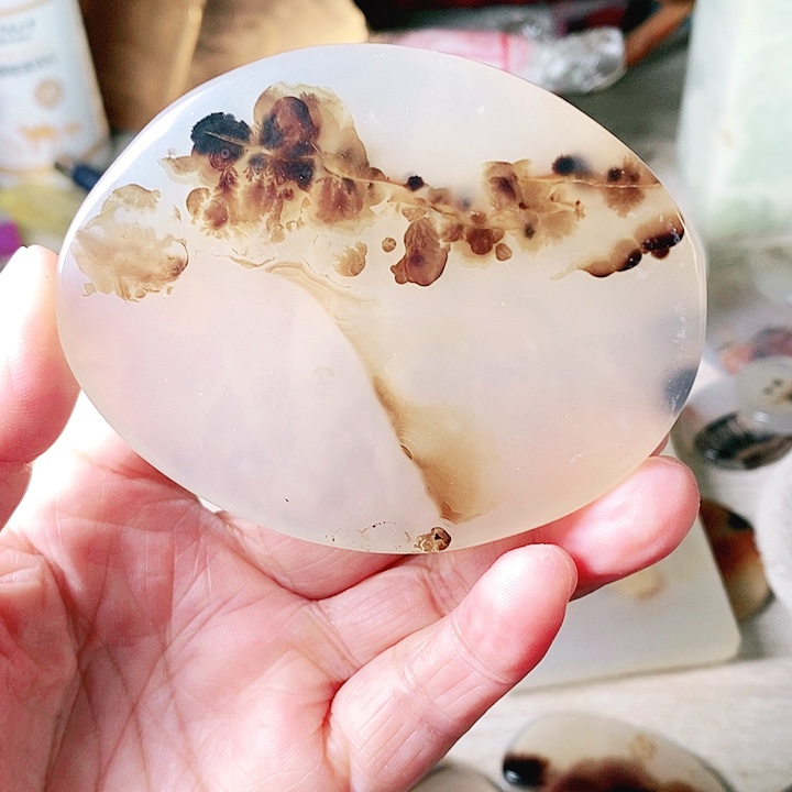 玛瑙/玉髓颈饰合金贝**人