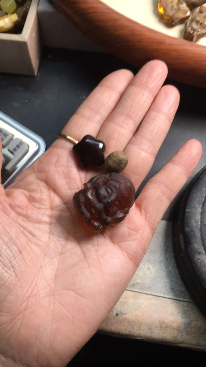 天然缅珀杂件吊坠