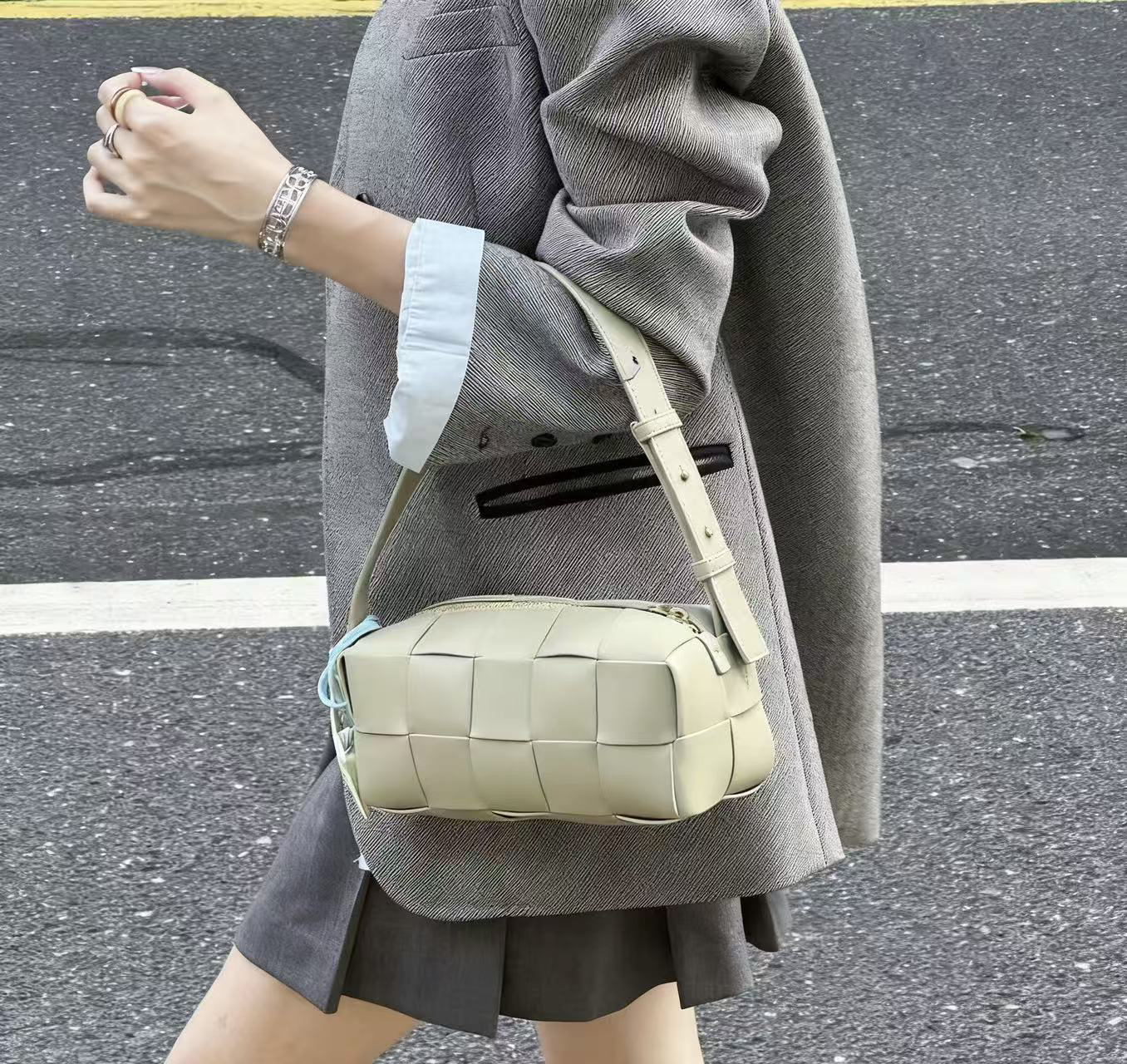 95新 BOTTEGA VENETA/葆蝶家 新款法棍腋下包/8530