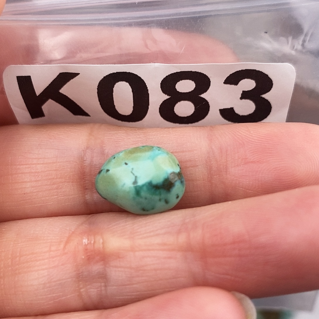 绿松石未镶嵌原矿