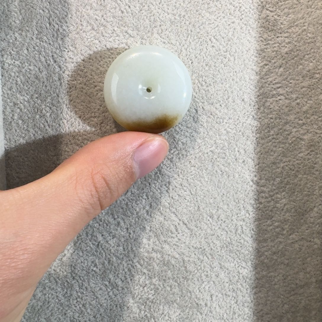 和田玉（糖玉）未镶嵌吊坠(赠链)32mm俄糖