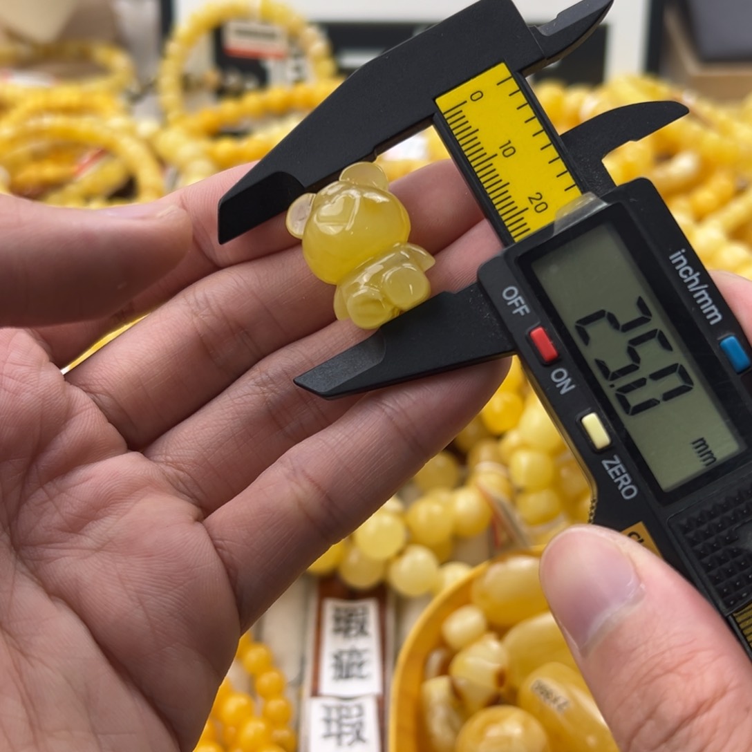 琥珀珠宝奇石未镶嵌