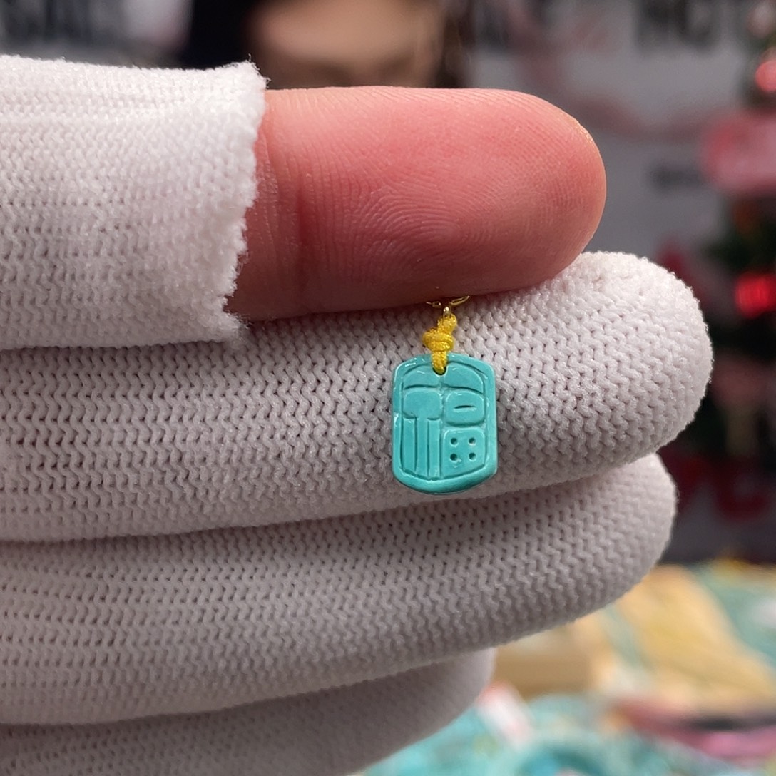 绿松石未镶嵌挂件