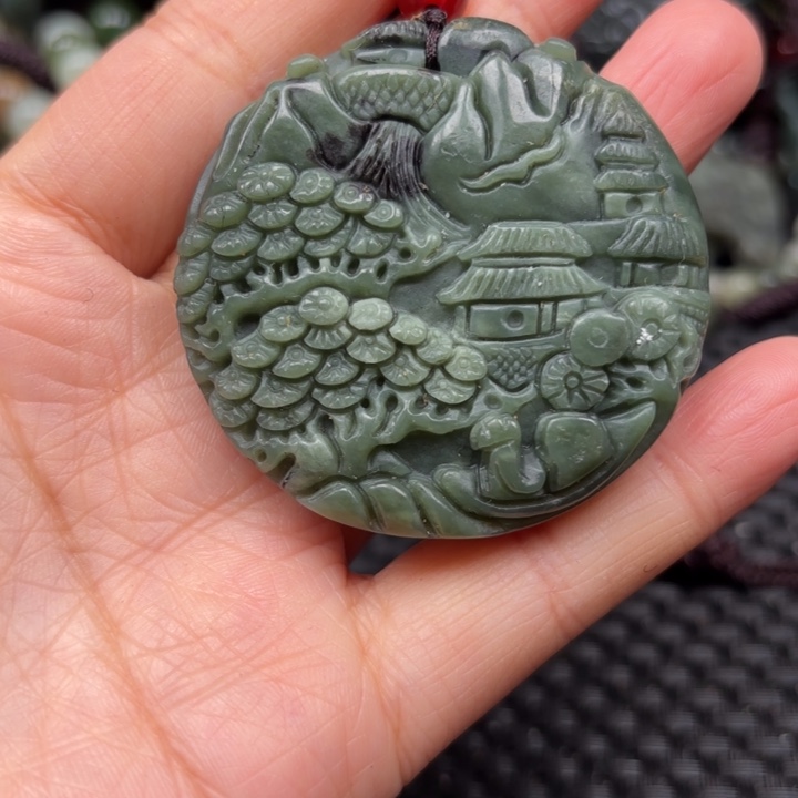 和田玉颈饰未镶嵌