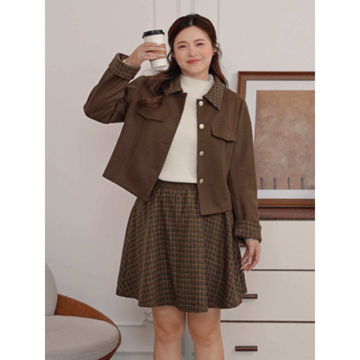 MsShe大码女装冬法式复古【磨毛仿毛呢】外套格纹短裙套装S2511003