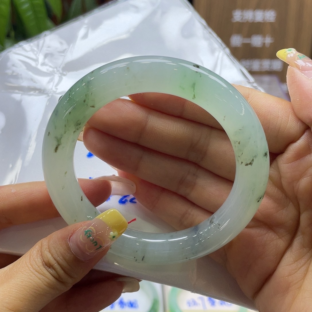 翡翠手镯未镶嵌20 号链接