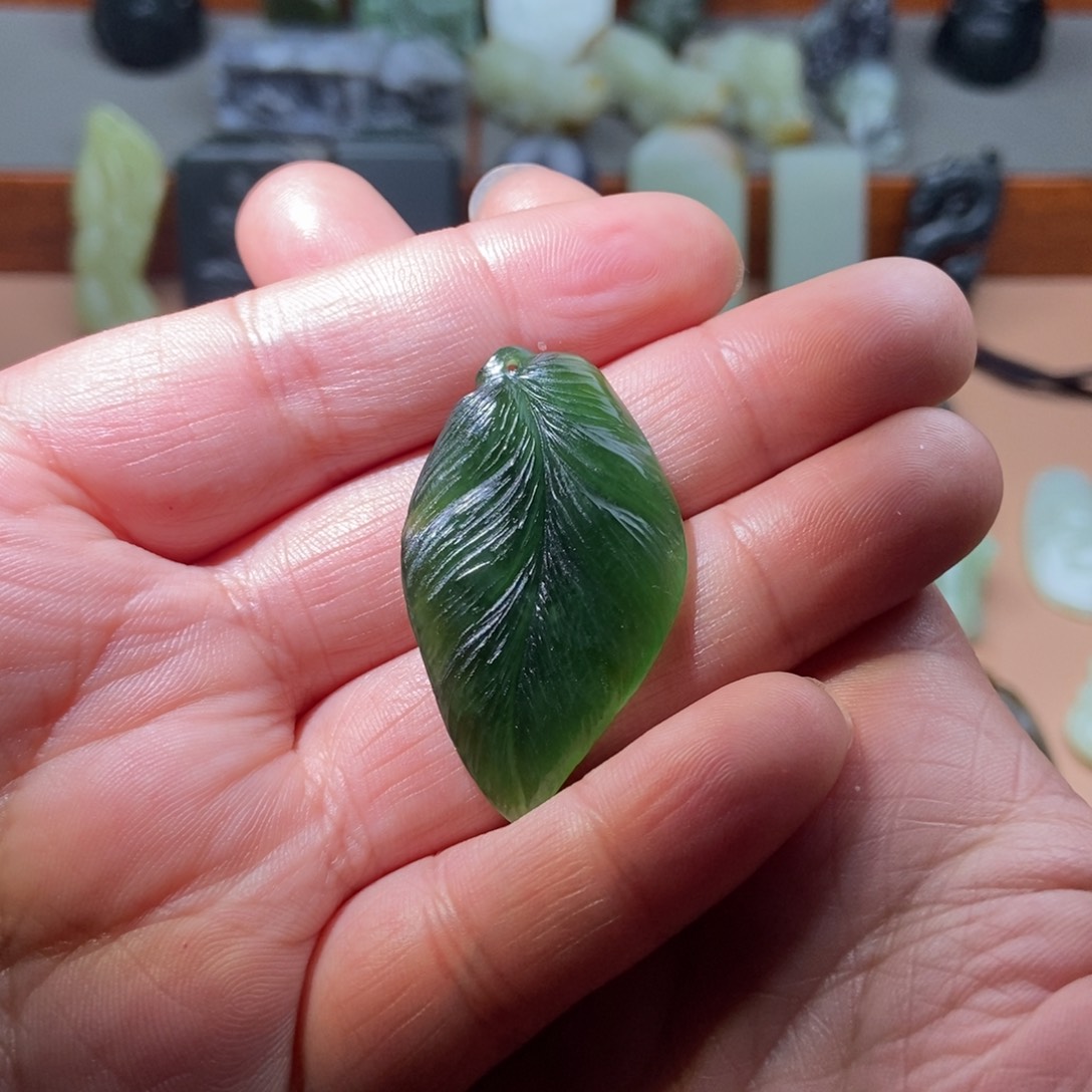 和田玉未镶嵌颈饰定制