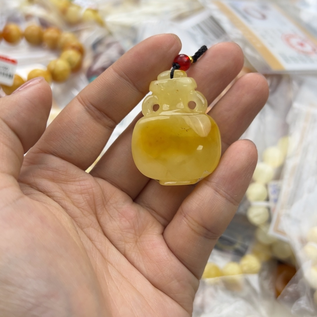 琥珀珠宝奇石未镶嵌