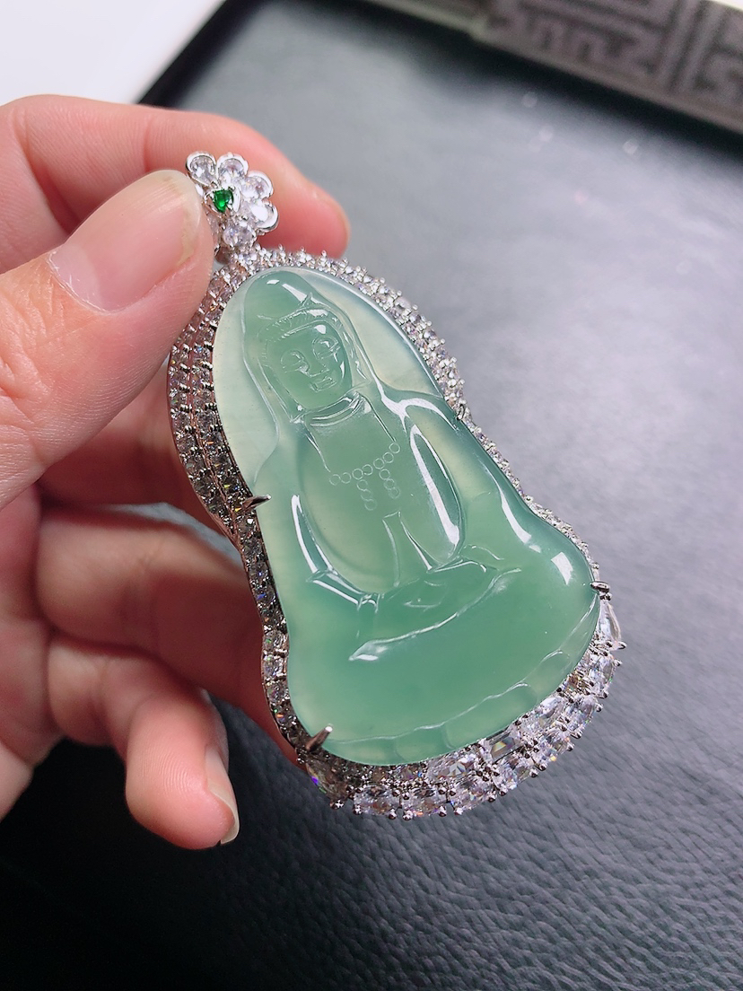 天然A货翡翠素衣观音吊坠冰透高冰气质雕刻挂坠镶嵌男士精美