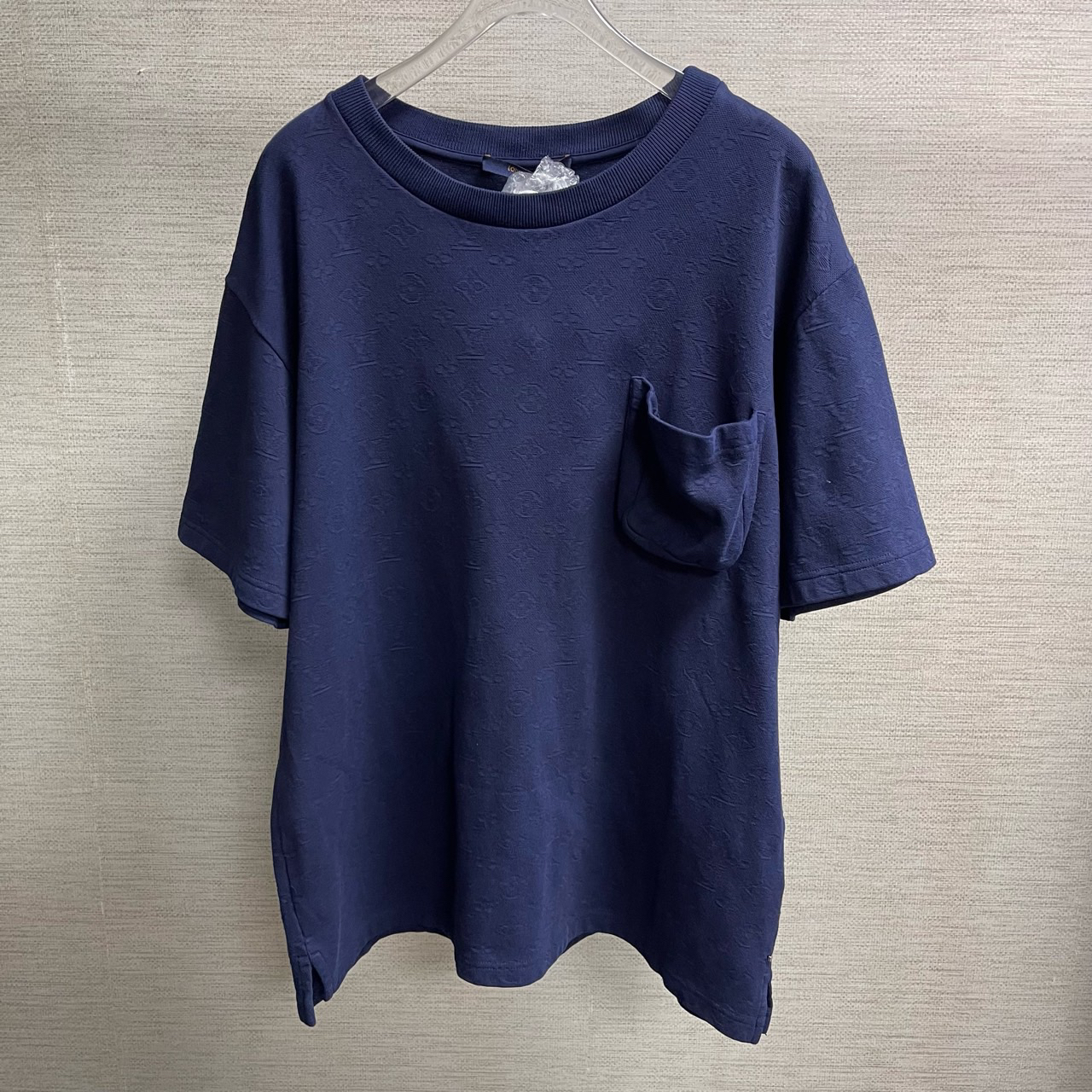 99新 LouisVuitton/路易威登 三花暗纹满印口袋T恤/XL码/Sw24095