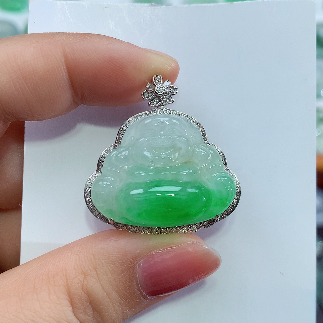 翡翠18K金镶嵌颈饰佛公