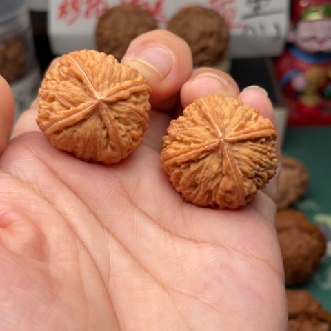 【闪购商品】把件文玩核桃29全品四棱