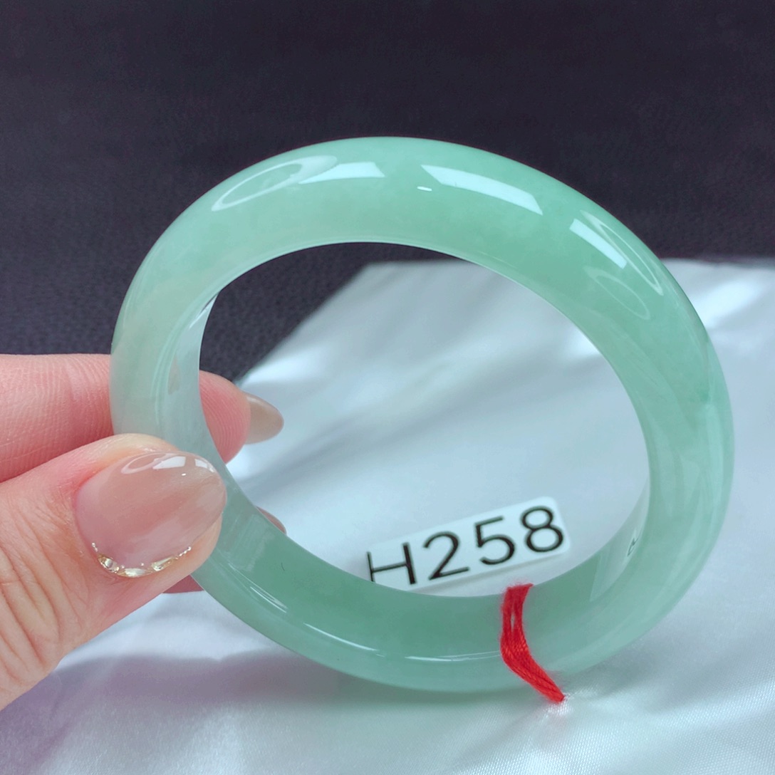 翡翠手镯未镶嵌手镯88