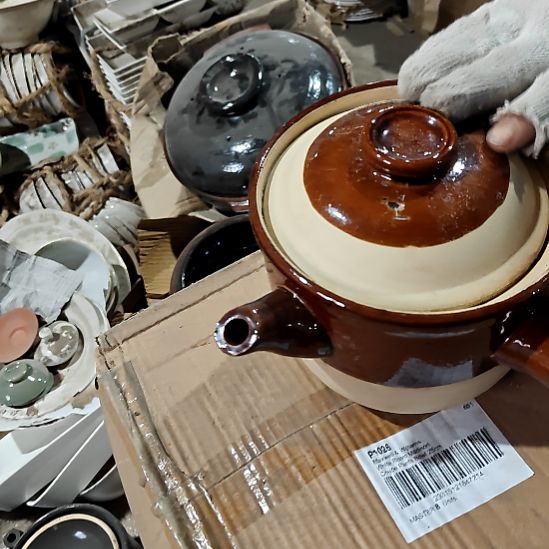 绿泥盘子碗茶壶啥都有