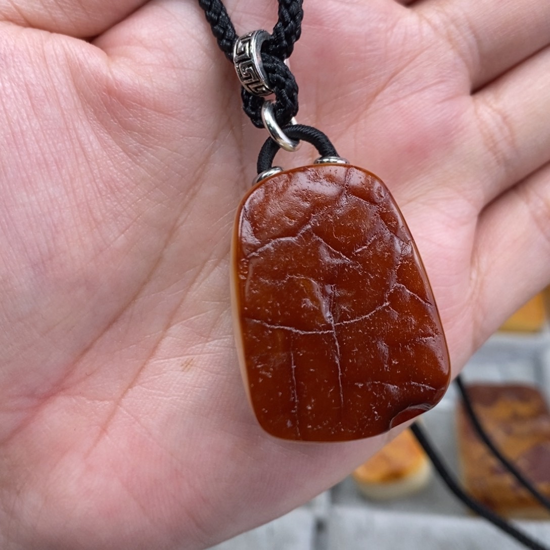 琥珀吊坠(赠链)未镶嵌