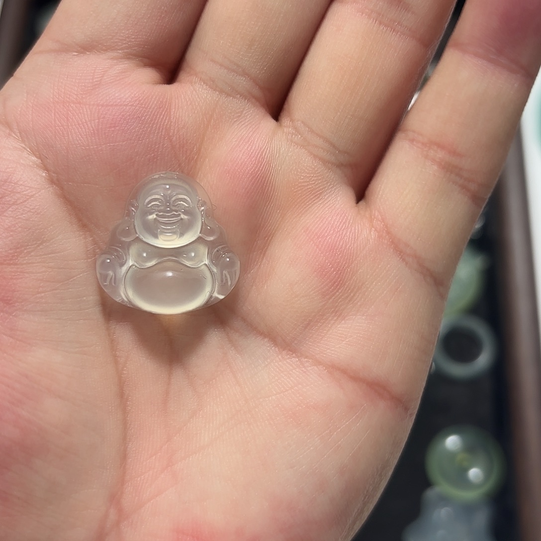 呦***呦蛇纹石玉未镶嵌颈饰