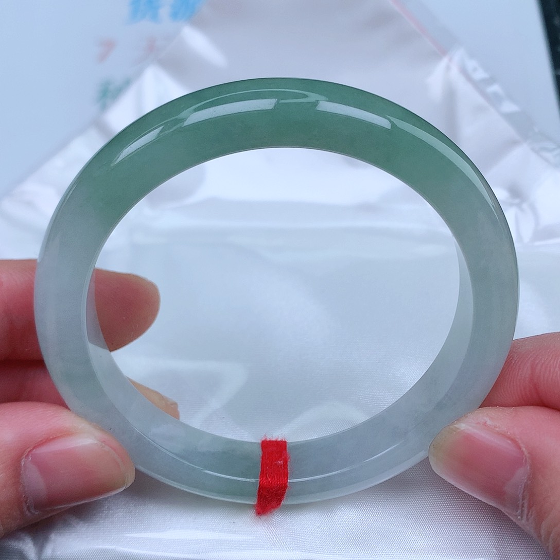 翡翠手镯未镶嵌天然