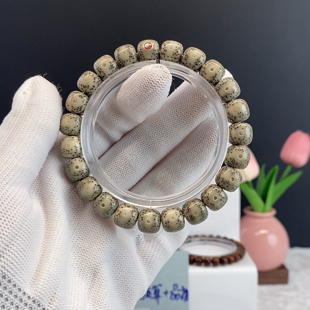 星月菩提手串青瓷白