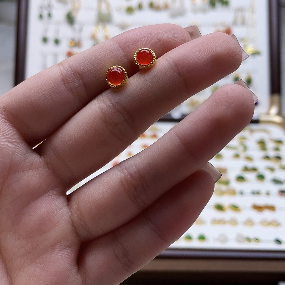 和田玉未镶嵌耳饰