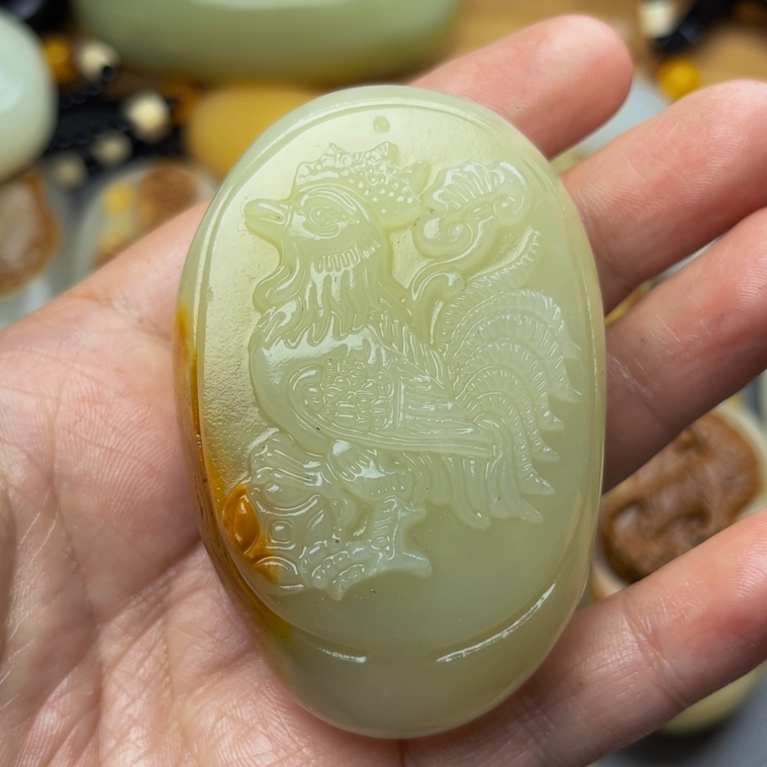 石材方解石手把件鸡