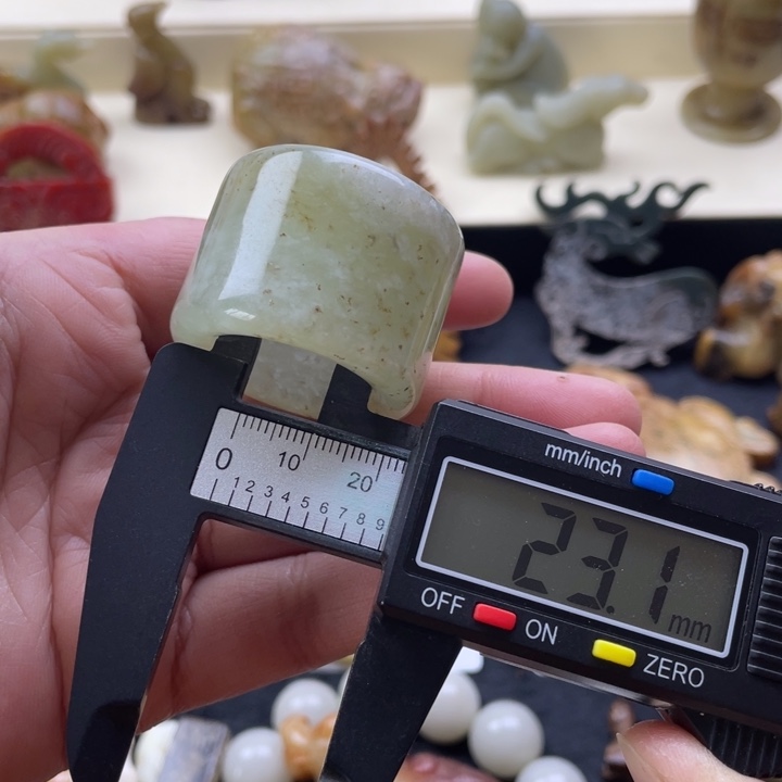 蛇纹石玉颈饰未镶嵌9