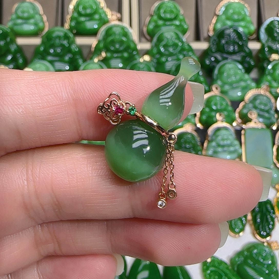 和田玉（碧玉）吊坠(不含链)18K金镶嵌