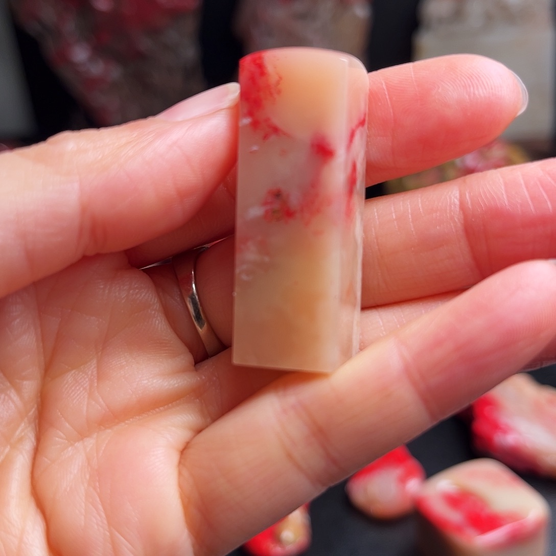 巴林石印石鸡血石方章