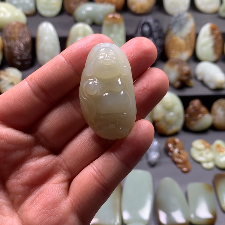 和田玉（糖玉）颈饰未镶嵌