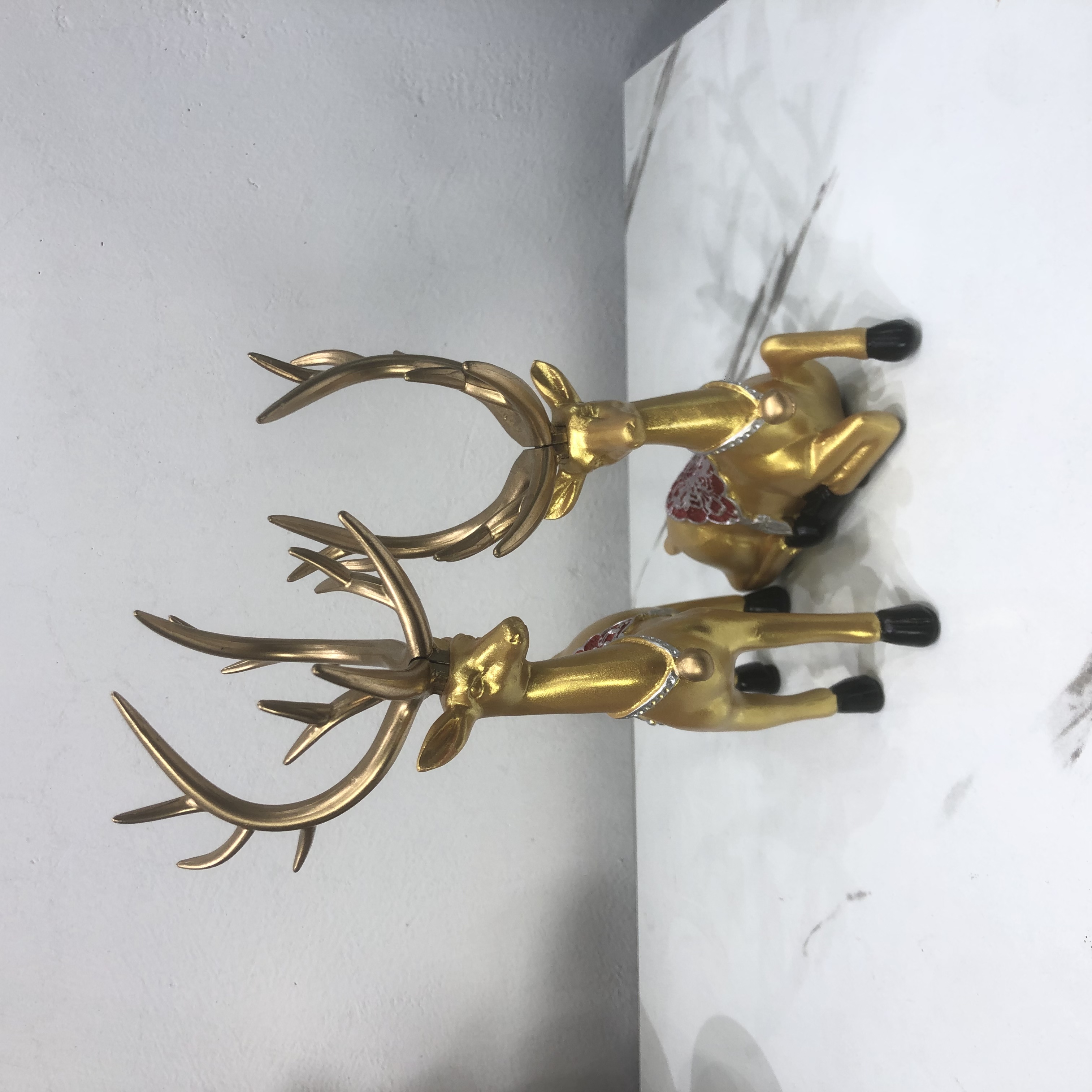 金色小鹿摆件一对