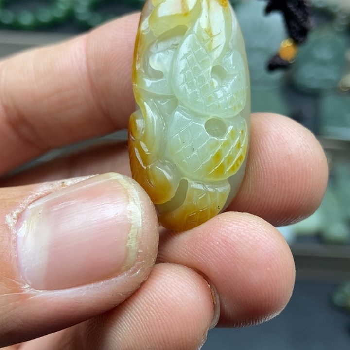 和田玉颈饰未镶嵌