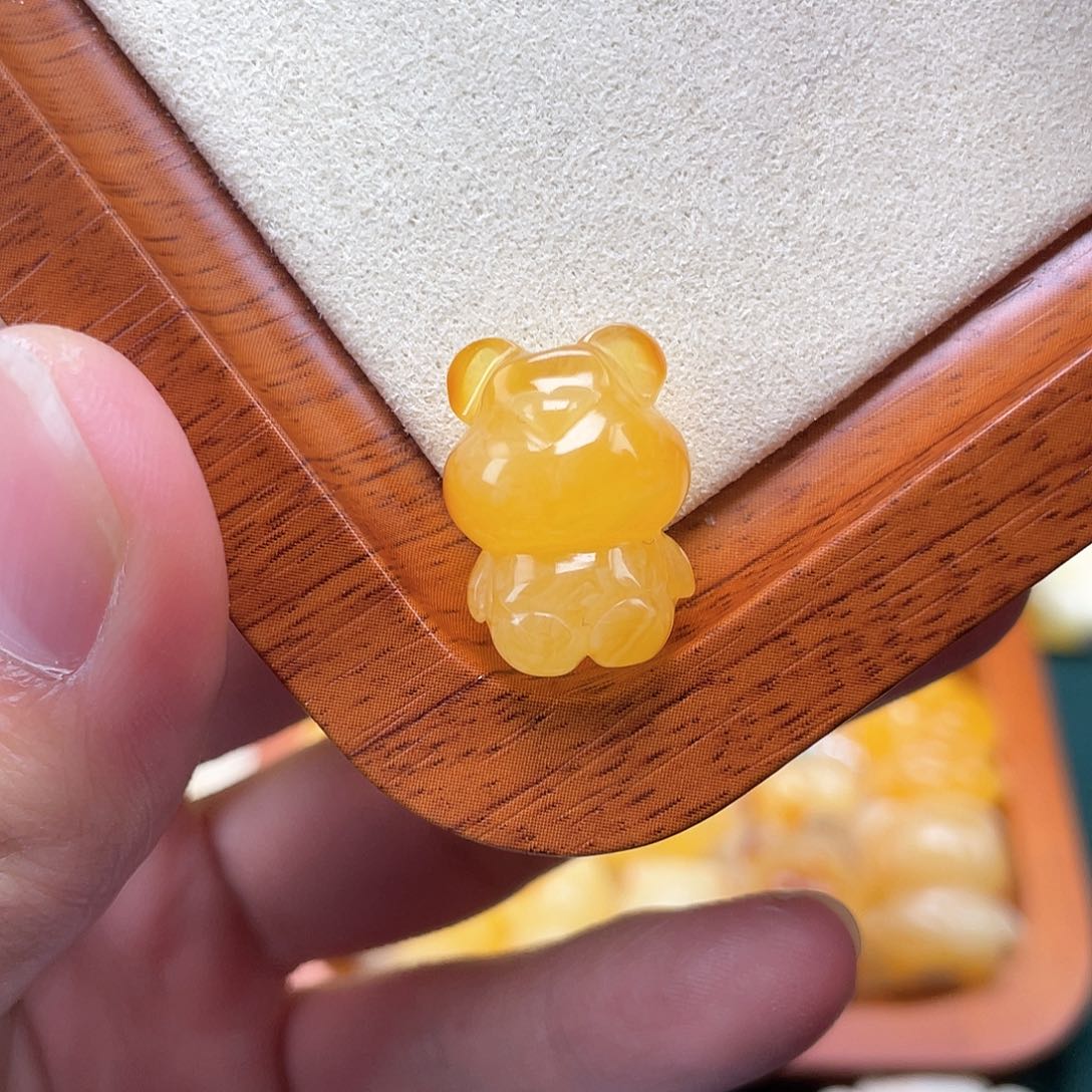 琥珀裸石未镶嵌蜜蜡